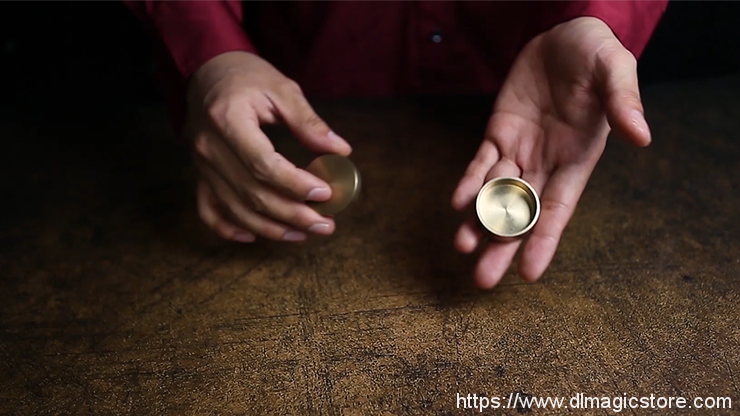 Echo Box by Zhao Xinyi & Menzi Magic