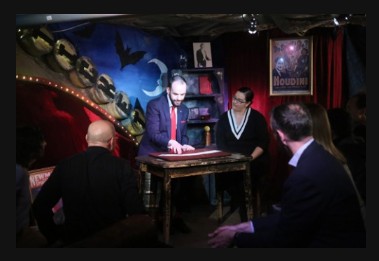 Will Houstoun Academy – Dr Houstoun on Cards Two Day Live Online Magic Course 19th – 20th March 7PM